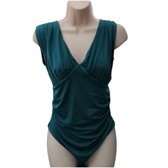 ✨EXPRESS Green Body Contour Double Layer Empire V Neck Sz XS Bodysuit✨ - Picture 5 of 9